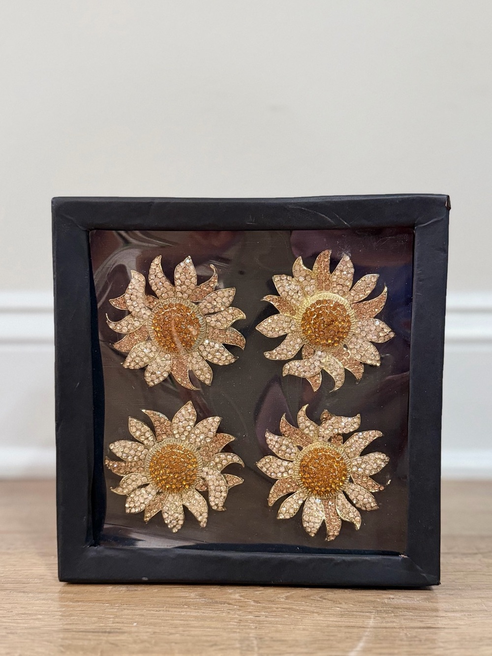 Tahari Home Set of 4 Jeweled Sunflower Napkin Rings Rhinestone Gold Tone